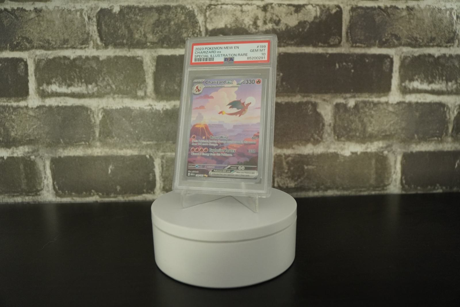 360 degree automatic rotating display