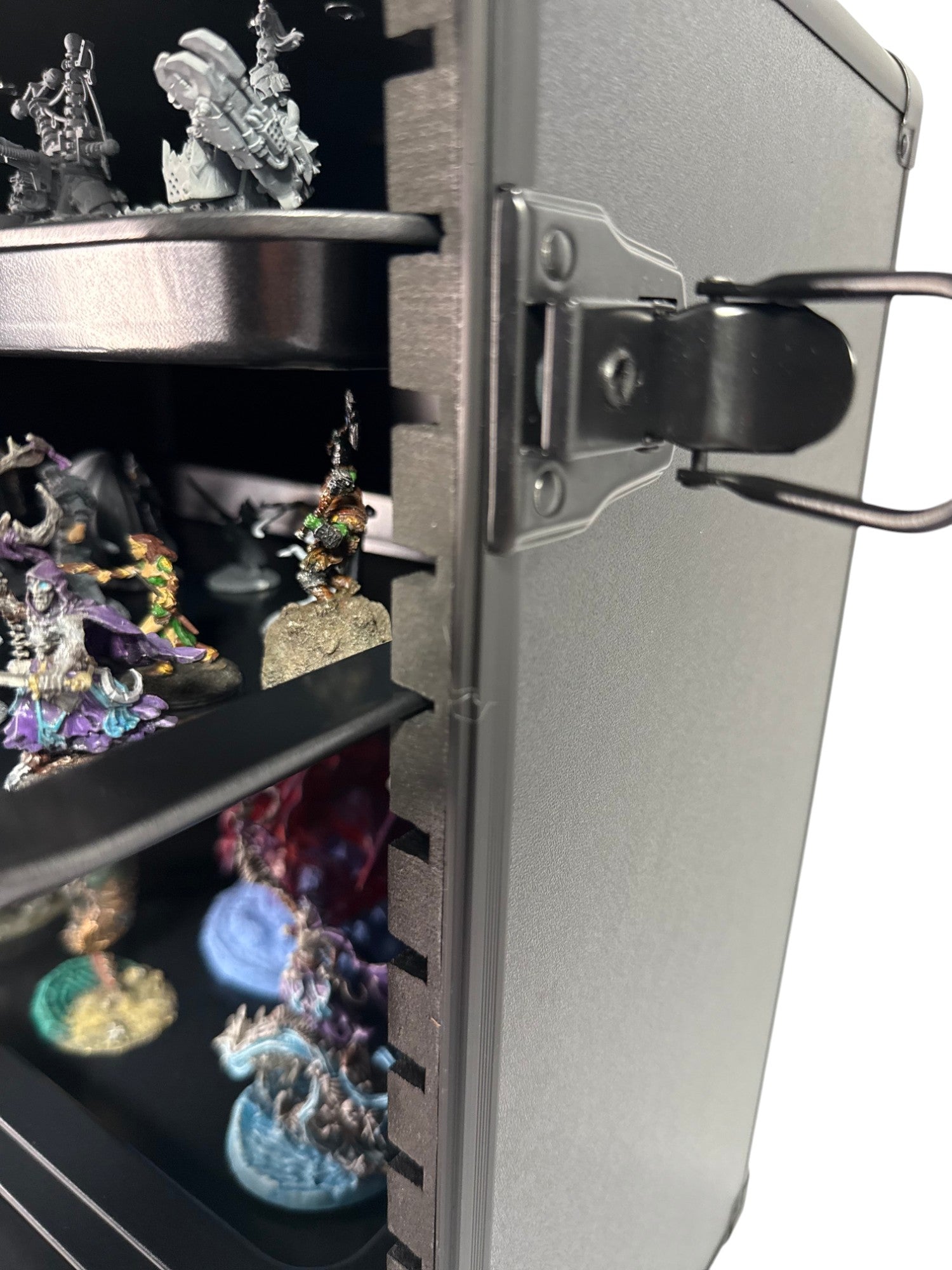 Aluminum Miniatures Display & Carry Case w/ 5 Metal Trays for Collectible Figures and Models