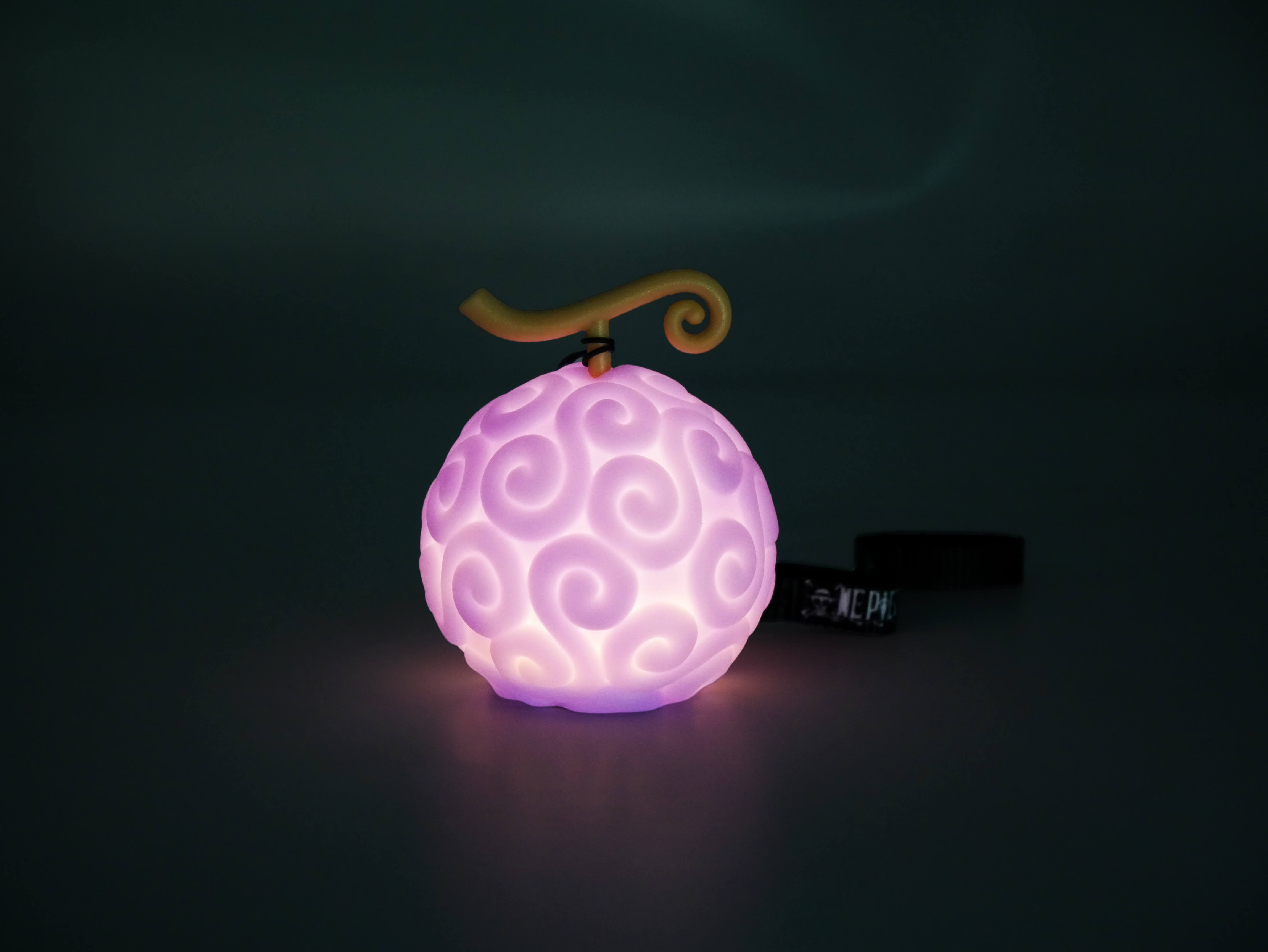 Figurine lumineuse One Piece Fruit du Démon avec dragonne