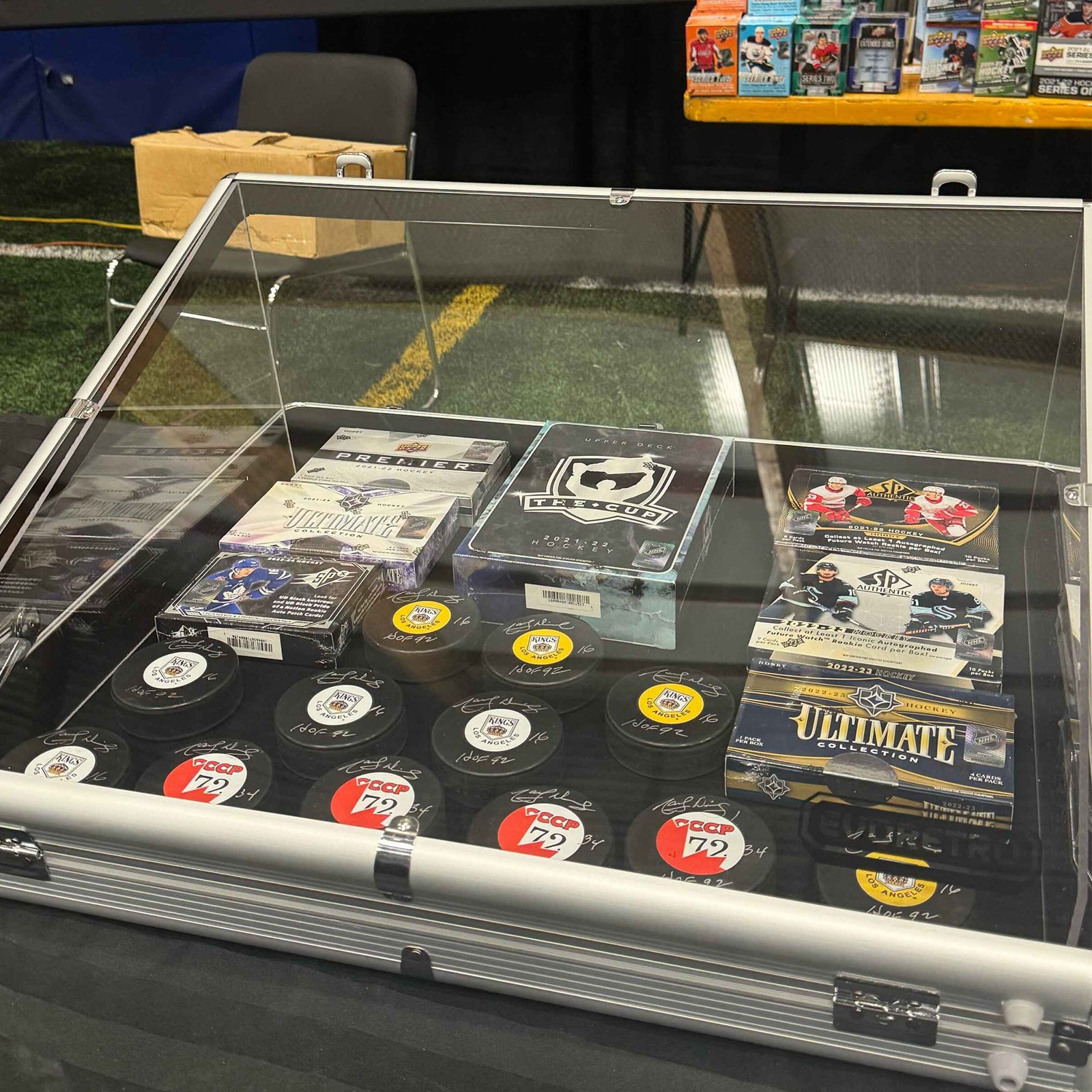 Vitrine en aluminium pour cartes et jouets 24 x 20 x 4 pouces 