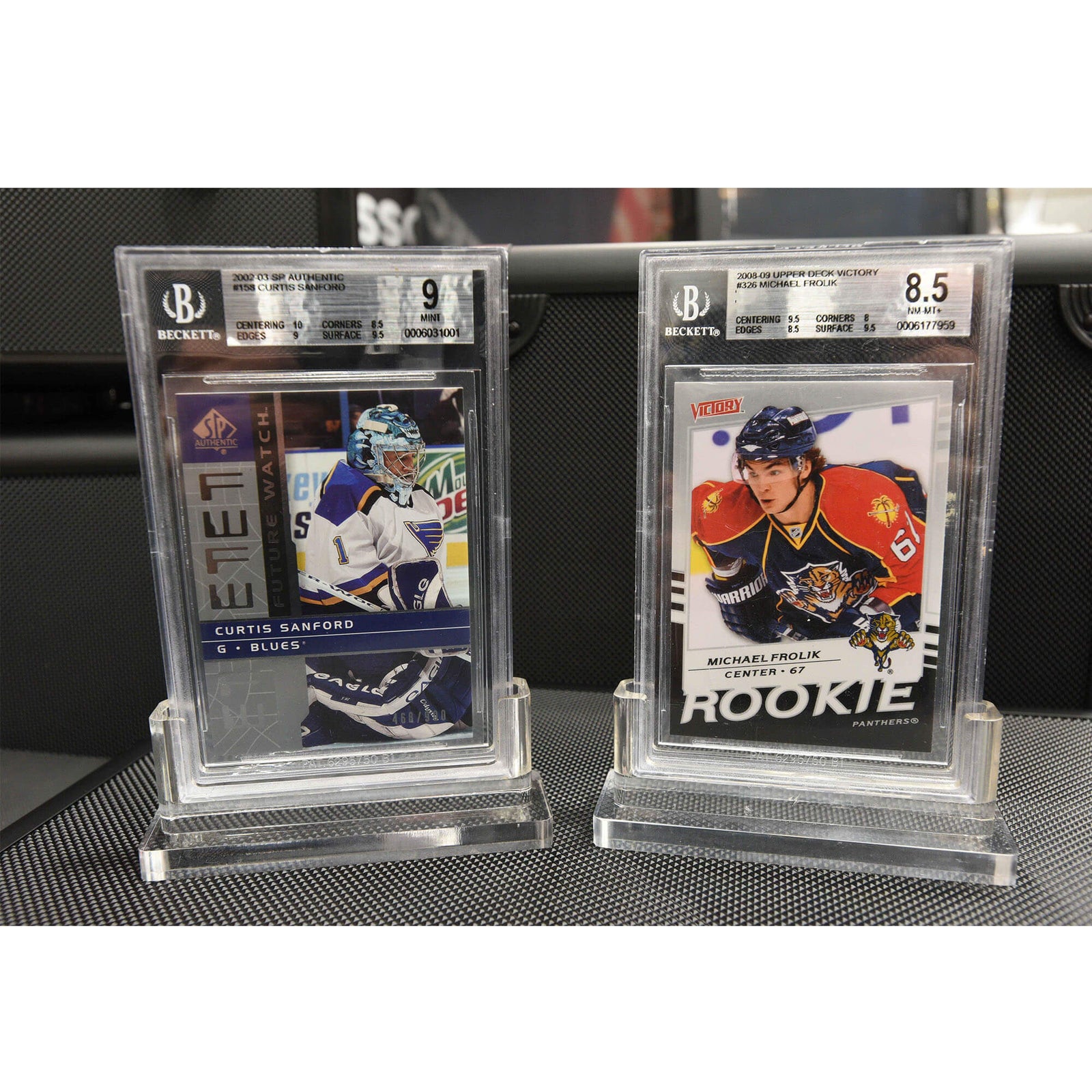 Présentoir et support en acrylique pour cartes classées PSA, CGC, TAG | Lot de 1 support de dalle