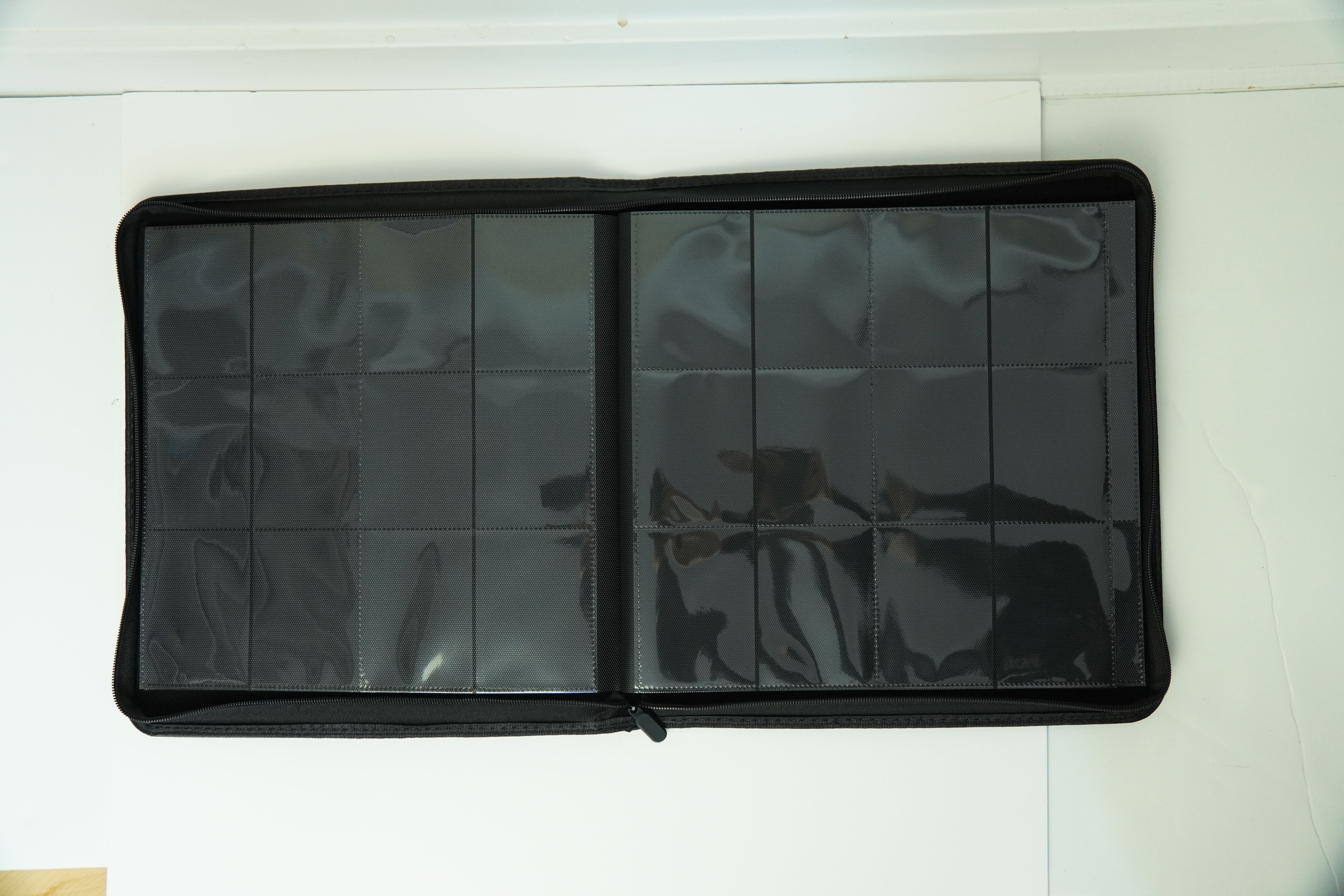 Classeur 4x3 avec Fermeture Éclair – Capacité de 528 Cartes, Noir