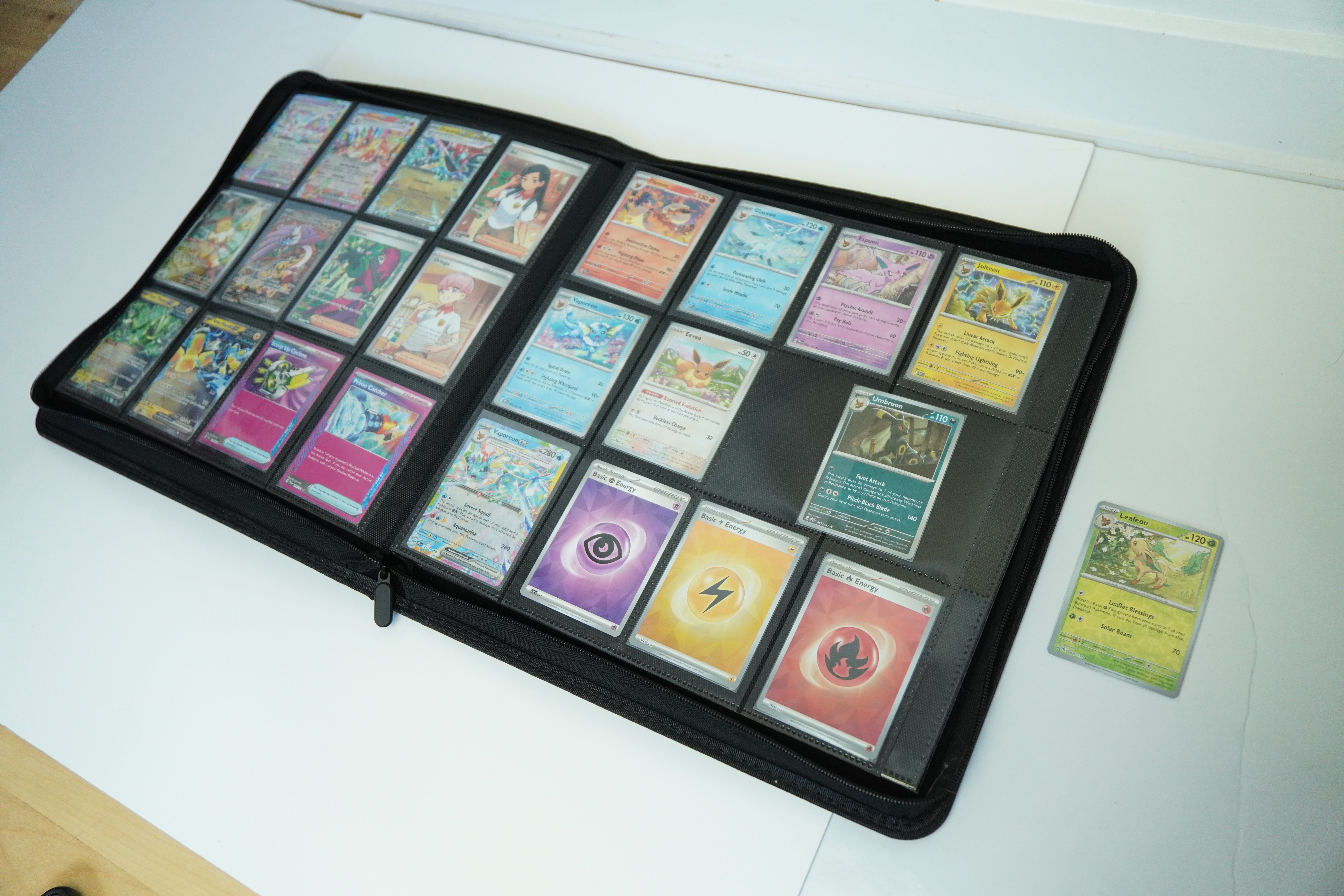 Classeur 4x3 avec Fermeture Éclair – Capacité de 528 Cartes, Noir