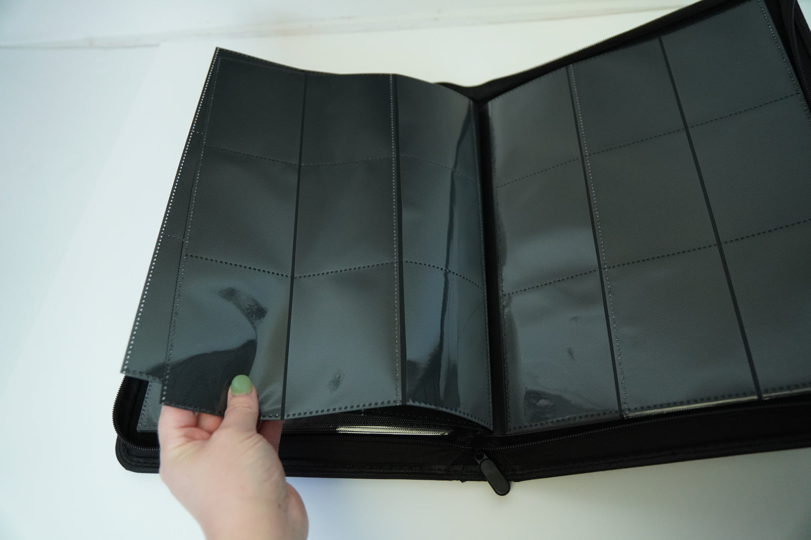 EVORETRO 9-Pocket Zip-Up Trading Card Zipper Binder for 360 cards