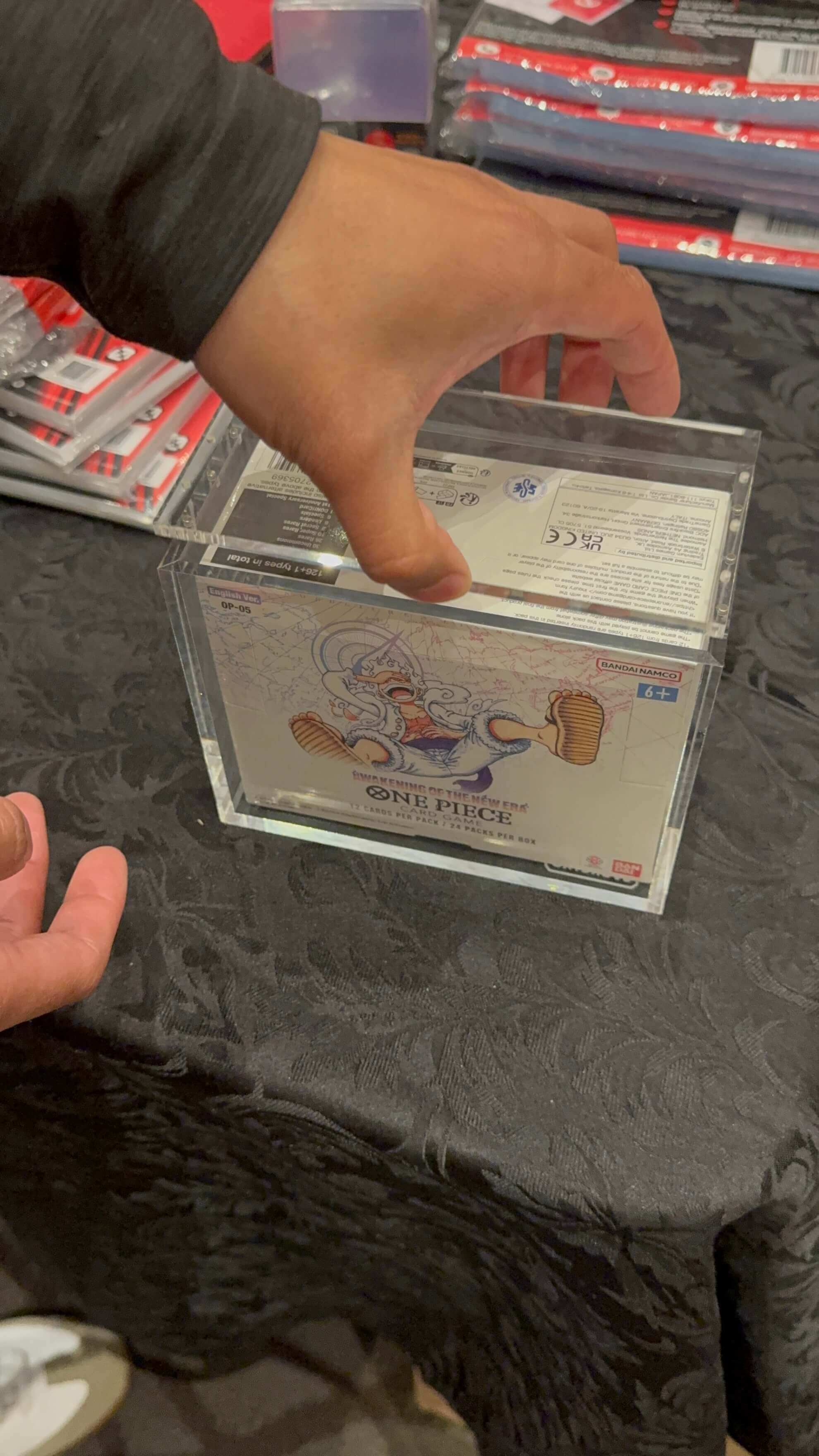 EVORETRO Acrylic Display Case for One Piece TCG Booster Box EVORETRO Canada EVORETRO Acrylic Display Case for One Piece TCG Booster Box EVORETRO Canada